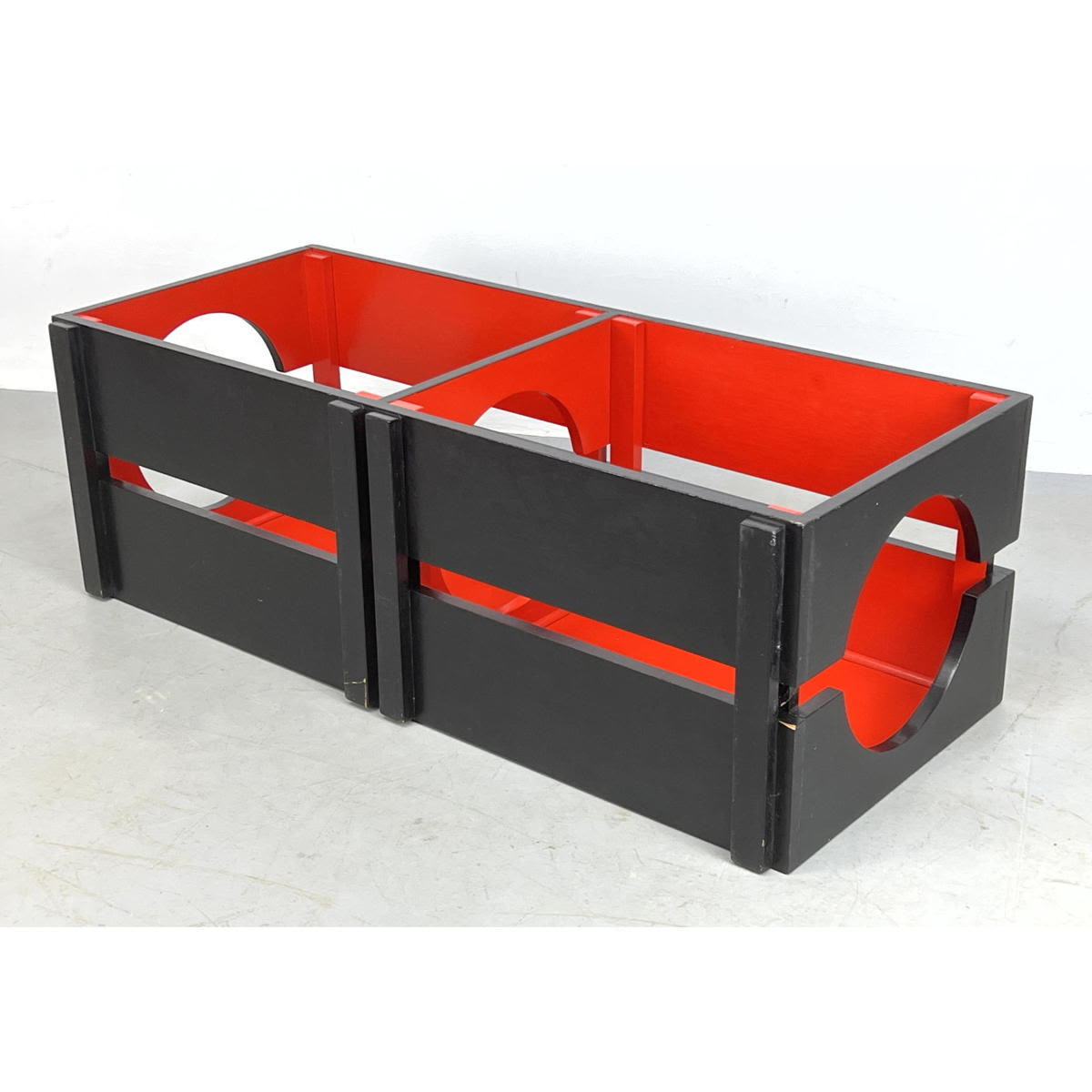 DDE STIJL STYLE low console. Red