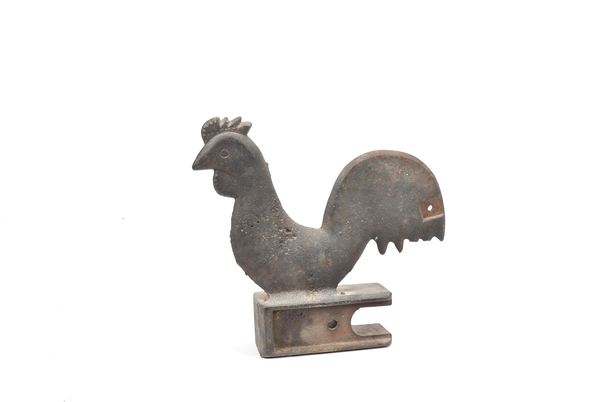 ANTIQUE ROOSTER FORM IRON MILL WEIGHT.