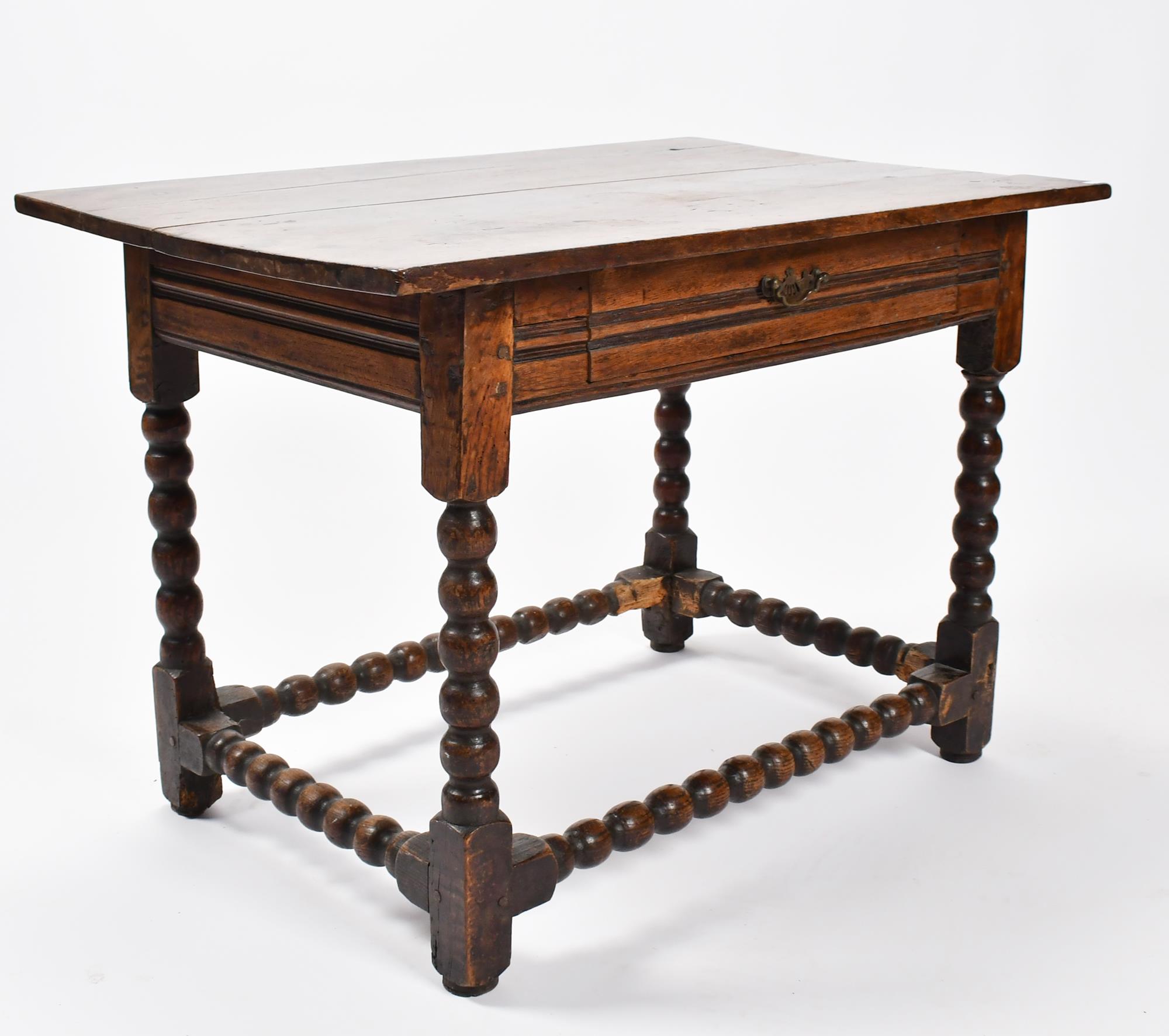 18TH C OAK TAVERN TABLE A small 3accec