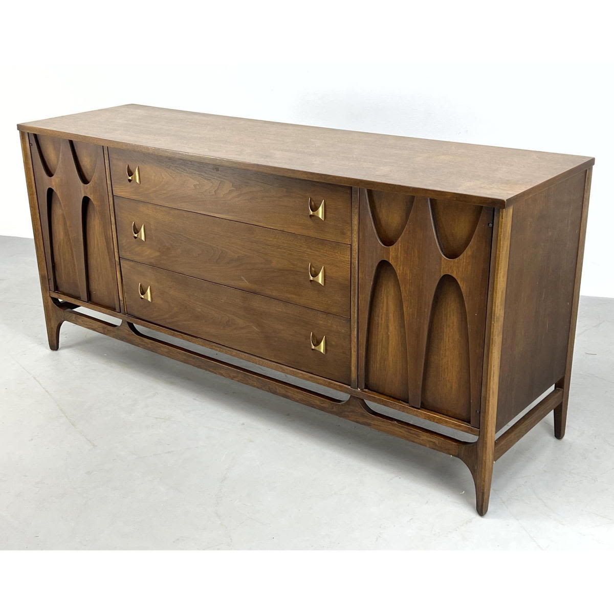 BROYHILL BRASILIA Walnut Dining 3acd08