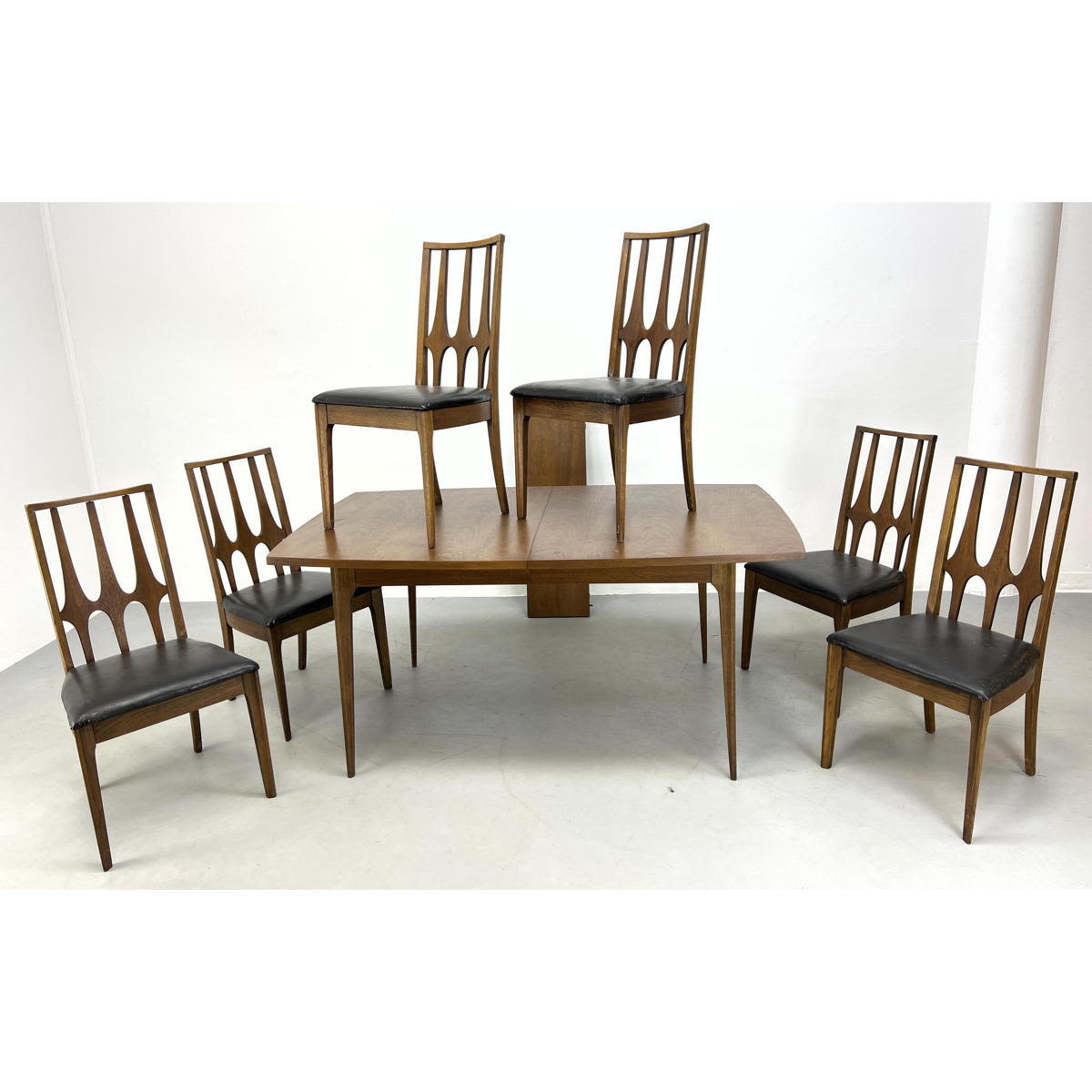 7pc BROYHILL BRASILIA Walnut Dining