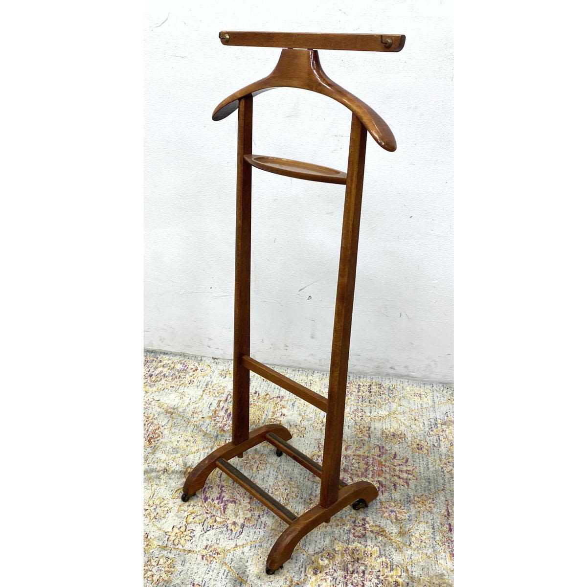 Italian Style Valet Stand Unmarked  3acd1e