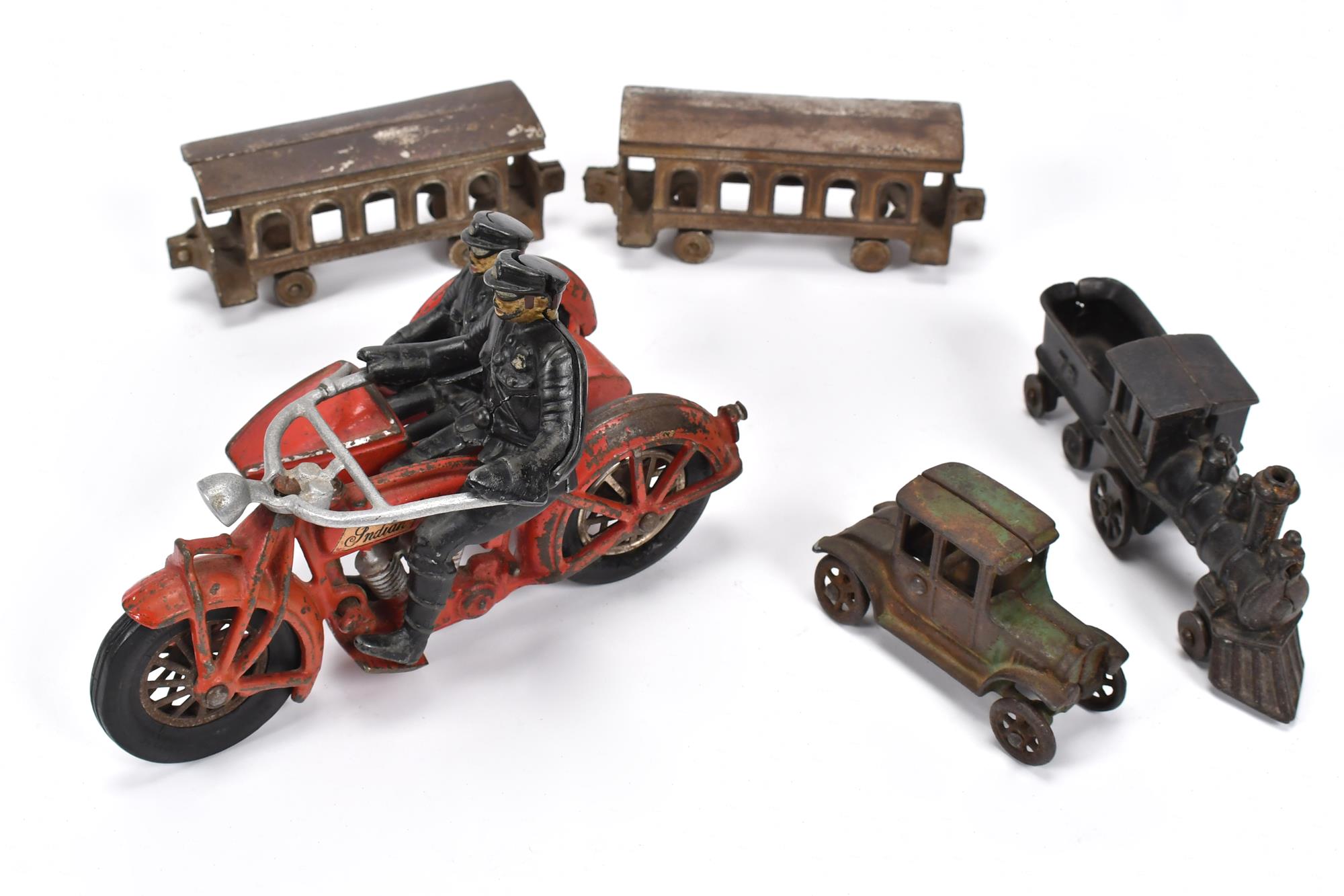 CAST IRON TOYS WITH HUBLEY INDIAN 3acd7b
