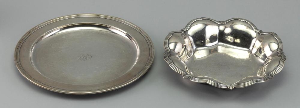 TWO STERLING SILVER SERVING PIECES 3af5e0