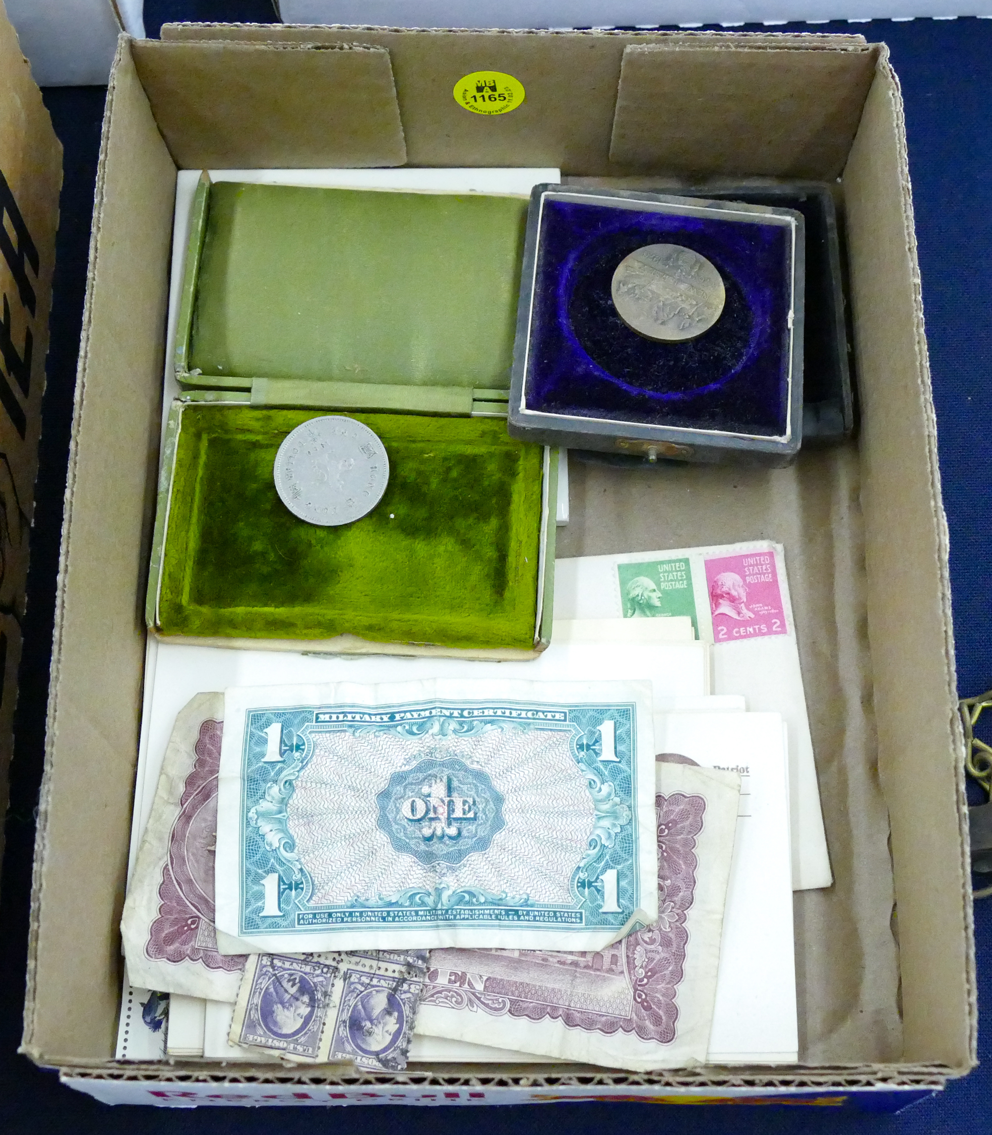 Box Old Foreign Currency and Medals 3afcbd