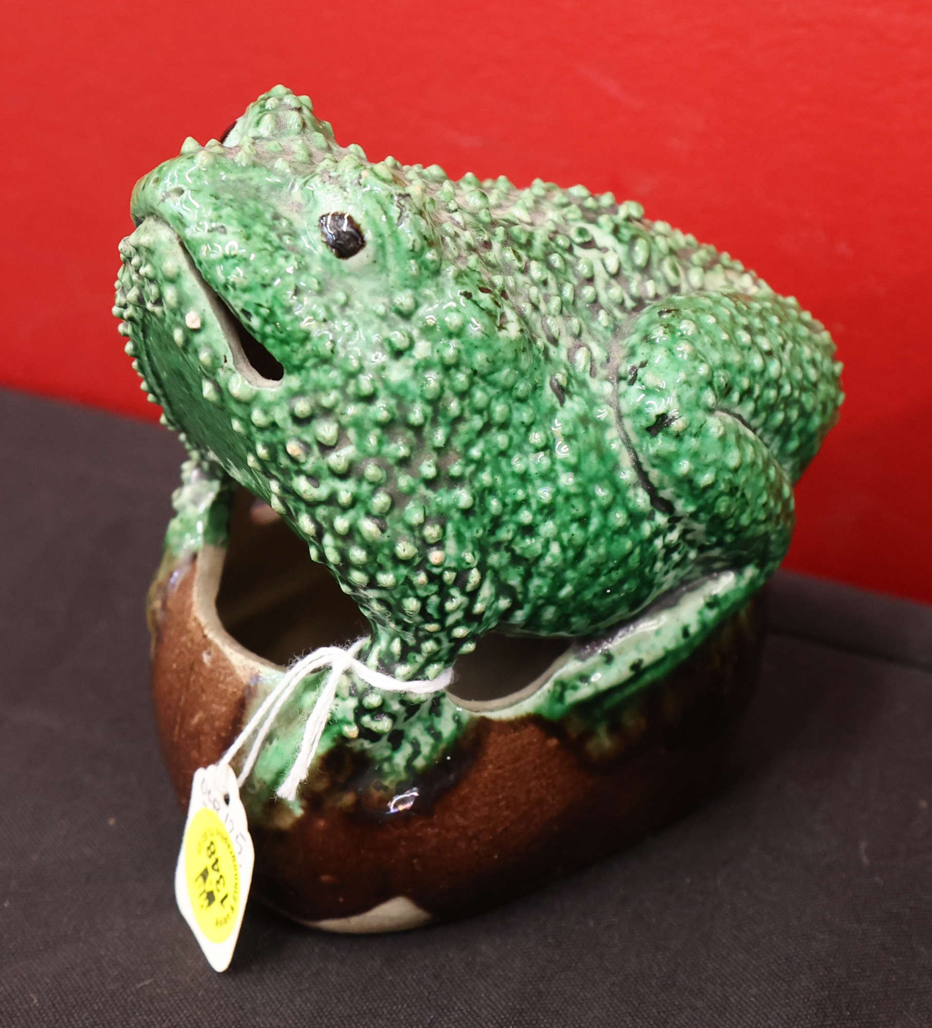 Old Chinese Molded Frog Export