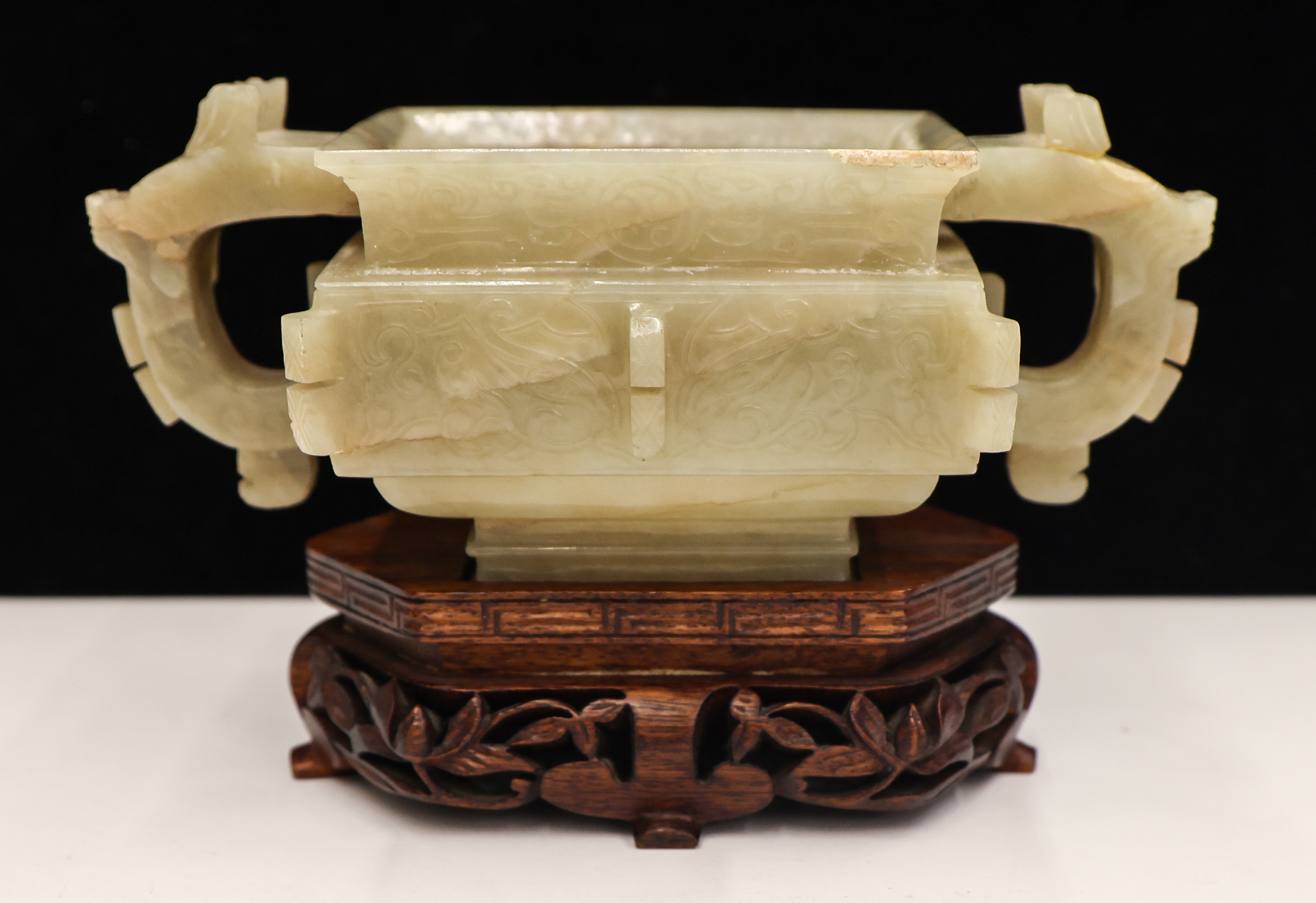 Chinese Jade Archaic Censer on 3afe85