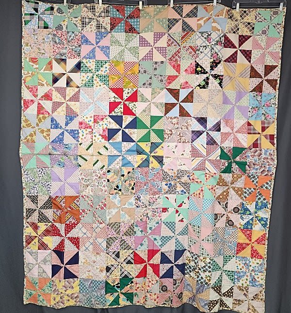 Vintage c1960 Pinwheel tied quilt 3aff0f