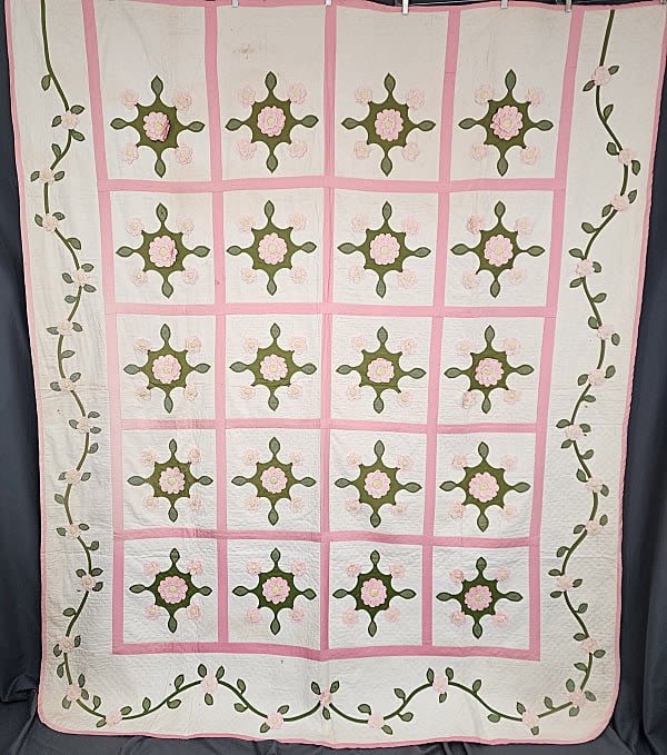 Vintage c1970 quilt measures 79x95  3aff25