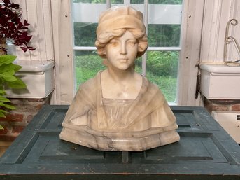 A 19th C carved Italian marble 3affe6