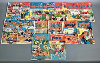 Approx 100 vintage comic books  3b0063