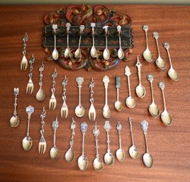 33 souvenir spoons eight silver  3b0137