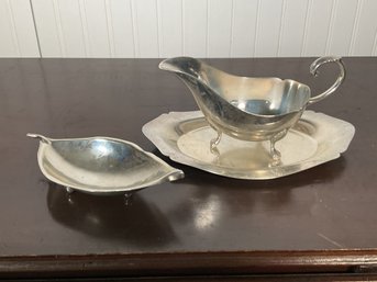 Sterling silver footed gravy boat with
