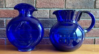 A contemporary cobalt glass vase 3b0241