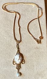 A 14k gold Cameo pendant on chain 3b0317