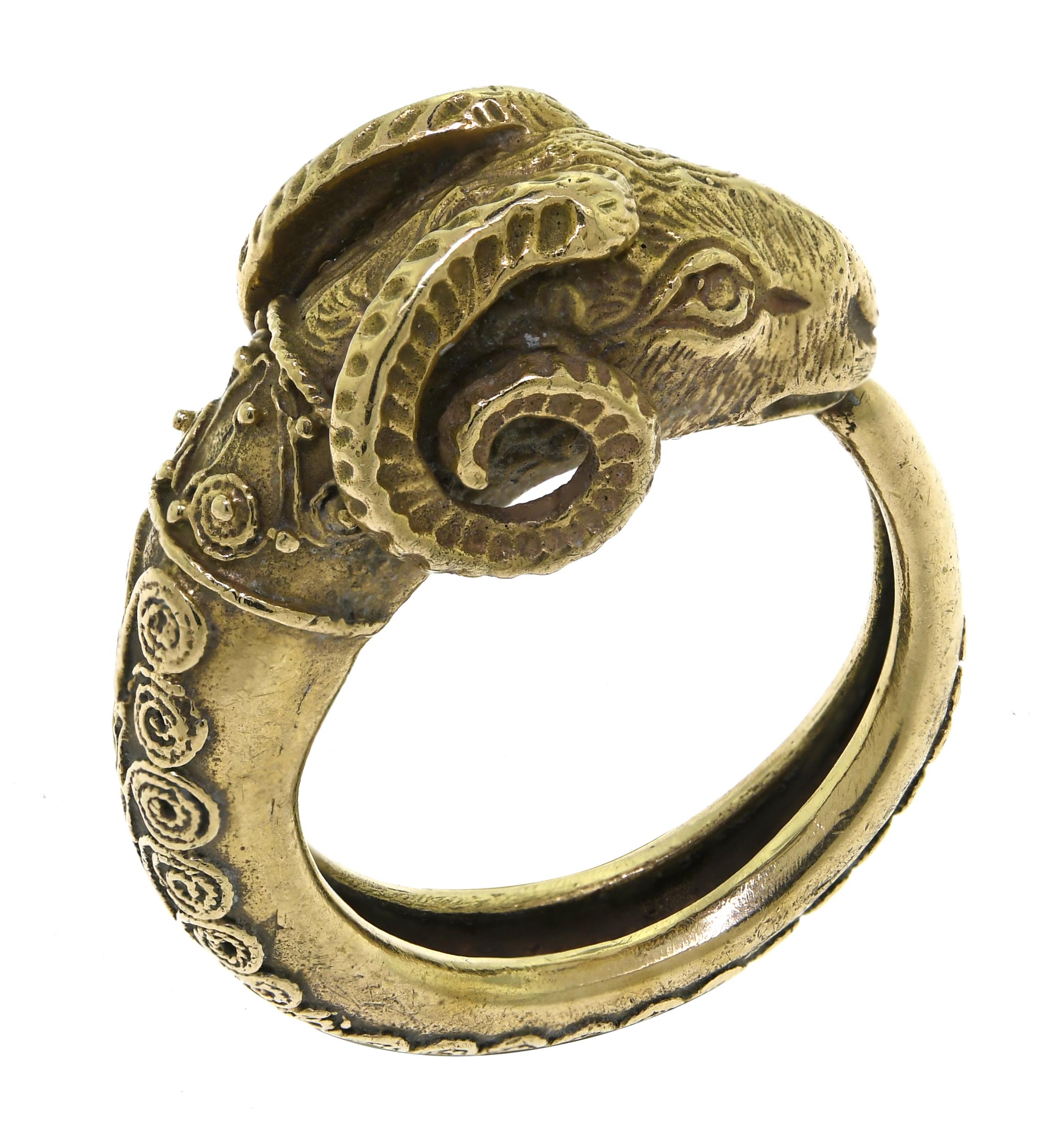 YELLOW GOLD RAM'S HEAD RING. For