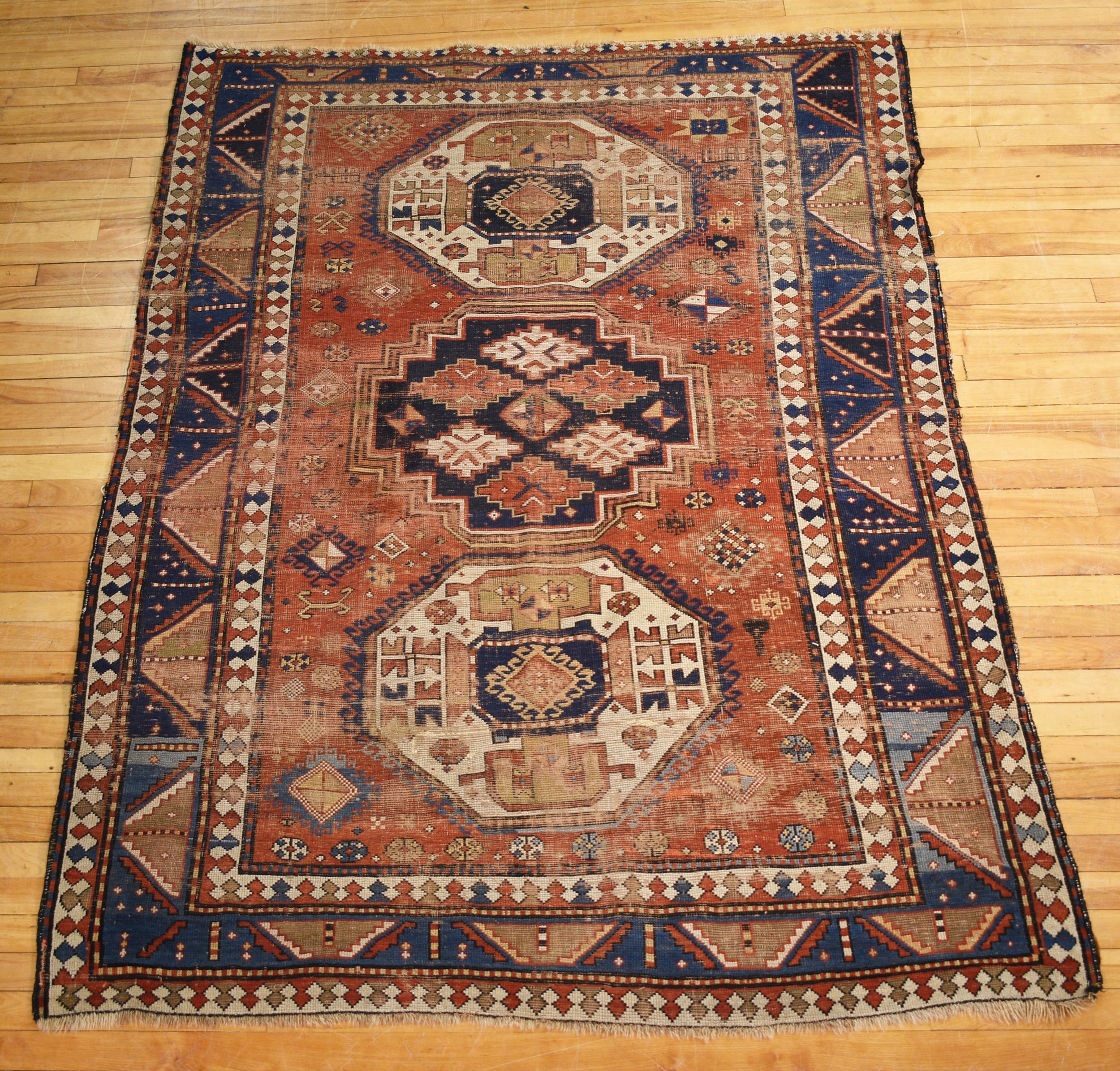 ANTIQUE ORIENTAL CAUCASIAN AREA 3b04d3