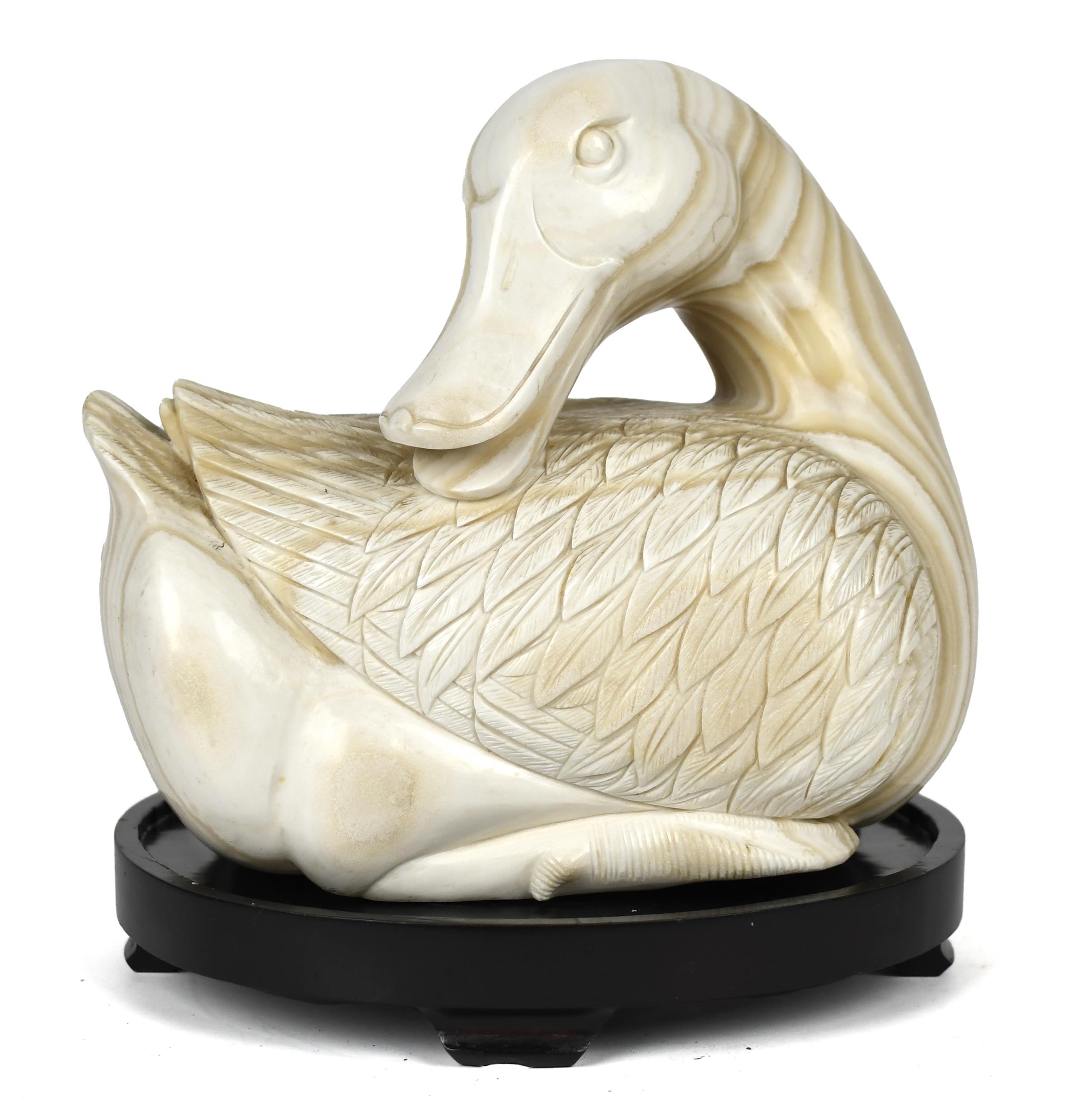 VINTAGE CHINESE CARVED AGATE DUCK.