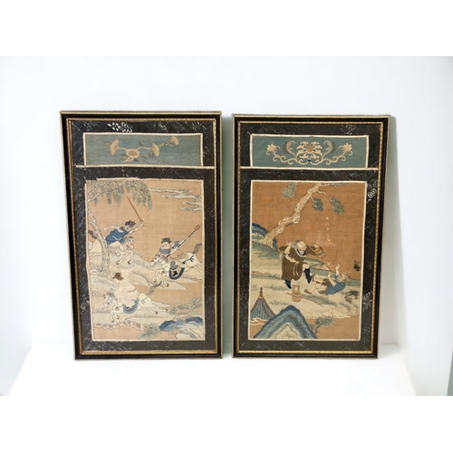 A PAIR OF CHINESE SILK PANELS QING 3b05dc