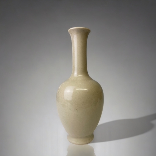 A CHINESE MONOCHROME GLAZED BOTTLE 3b05e2