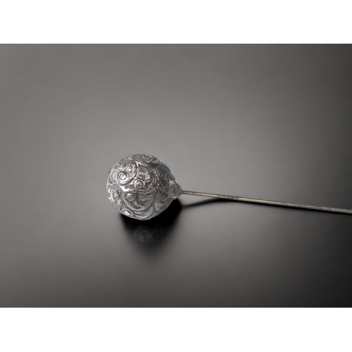 A STERLING SILVER LADIES HAT PIN.