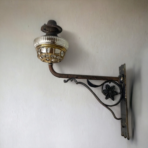 VICTORIAN OIL LANTERN WALL SCONCE.