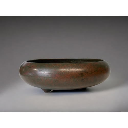 A CHINESE BRONZE TRIPOD CENSER QING 3b0738