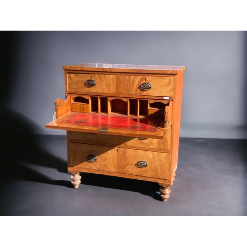 AN EARLY 19TH CENTURY SATINWOOD 3b0769