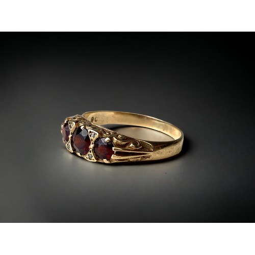 A 9ct gold ladies vintage Garnet