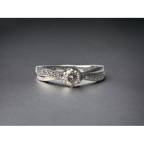 A 9ct white gold ladies Diamond 3b079a