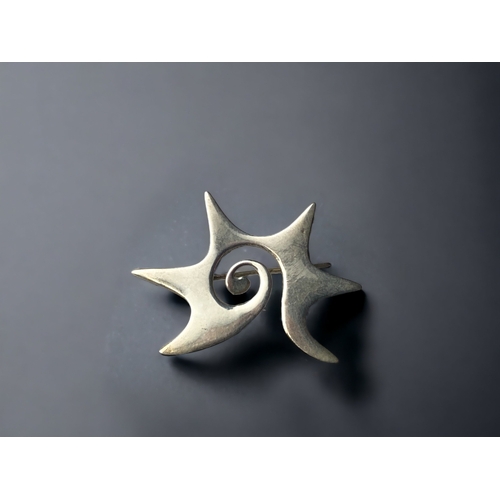 A STERLING SILVER WAVE FORM LADIES 3b0850