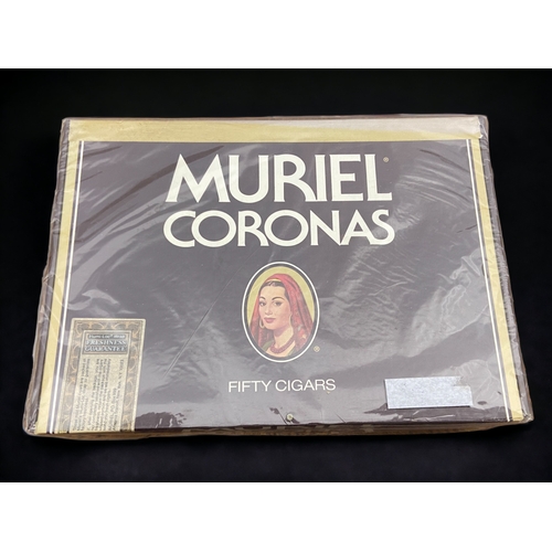 A BOX OF 50 ‘MURIEL’ CORONAS,