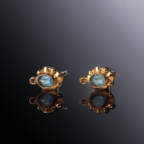 A PAIR OF LADIES 8 CARAT GOLD &