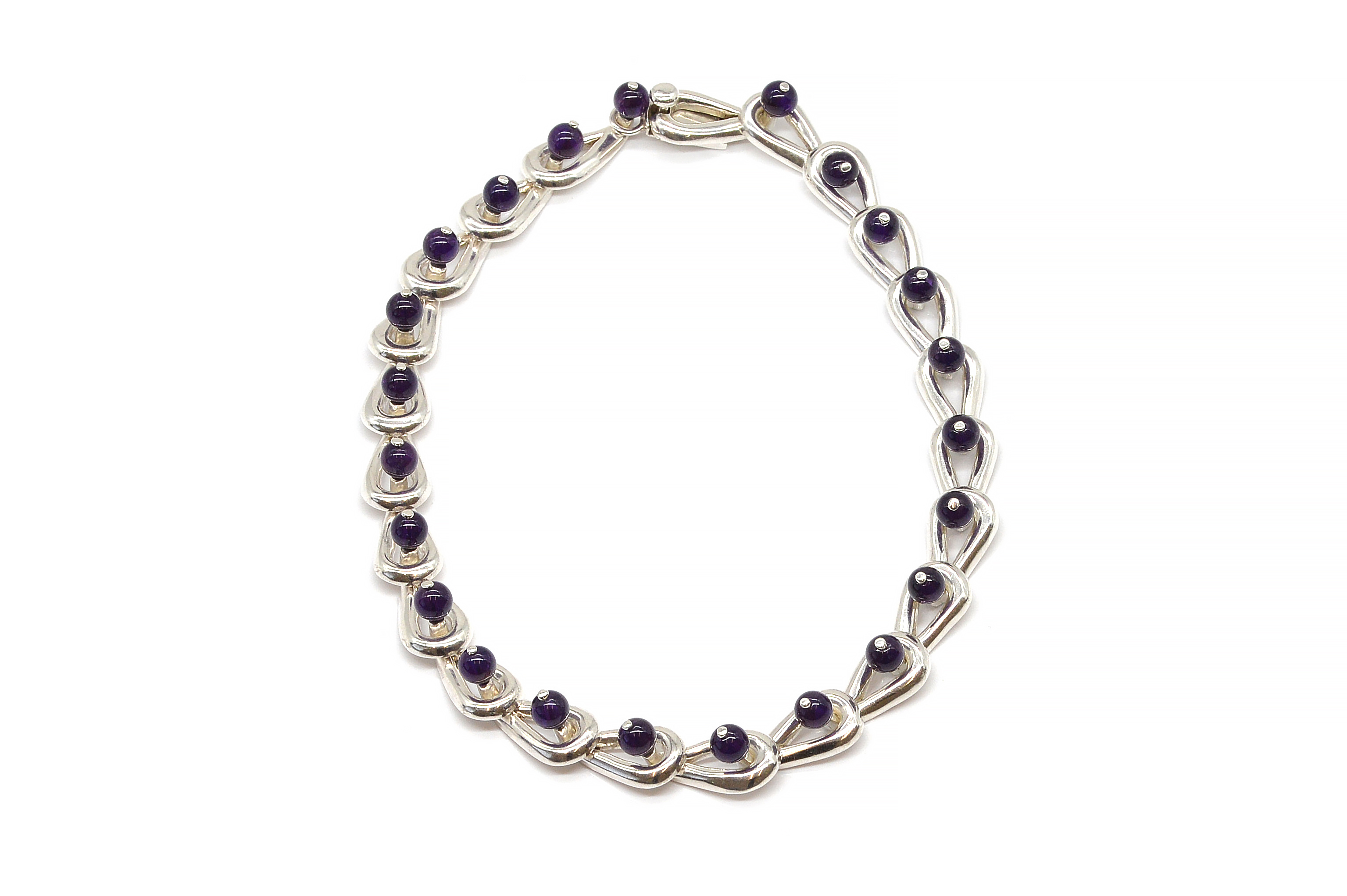 A MEXICAN SILVER AND CABOCHON AMETHYST 3ae668