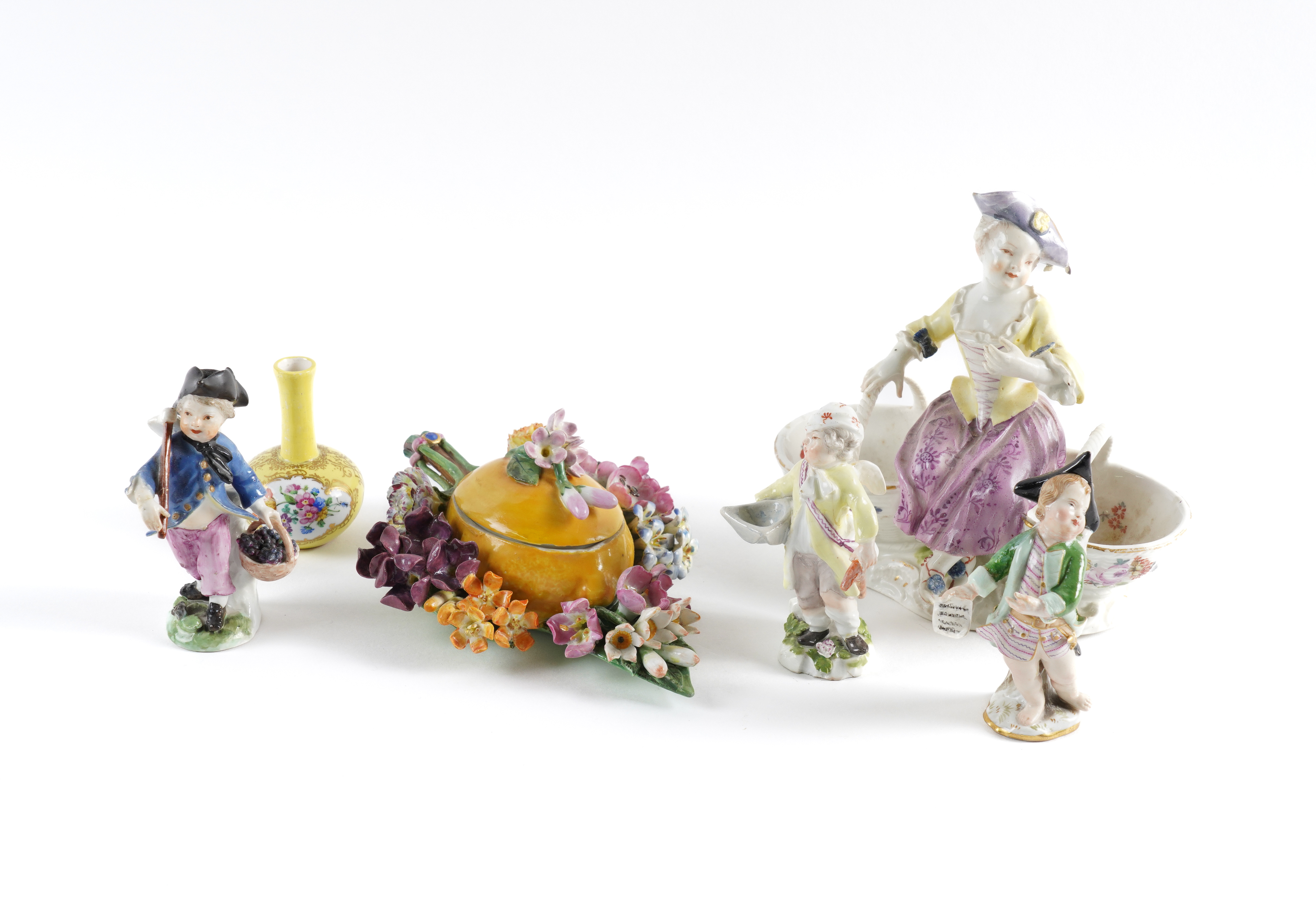 A GROUP OF MEISSEN PORCELAIN 18th