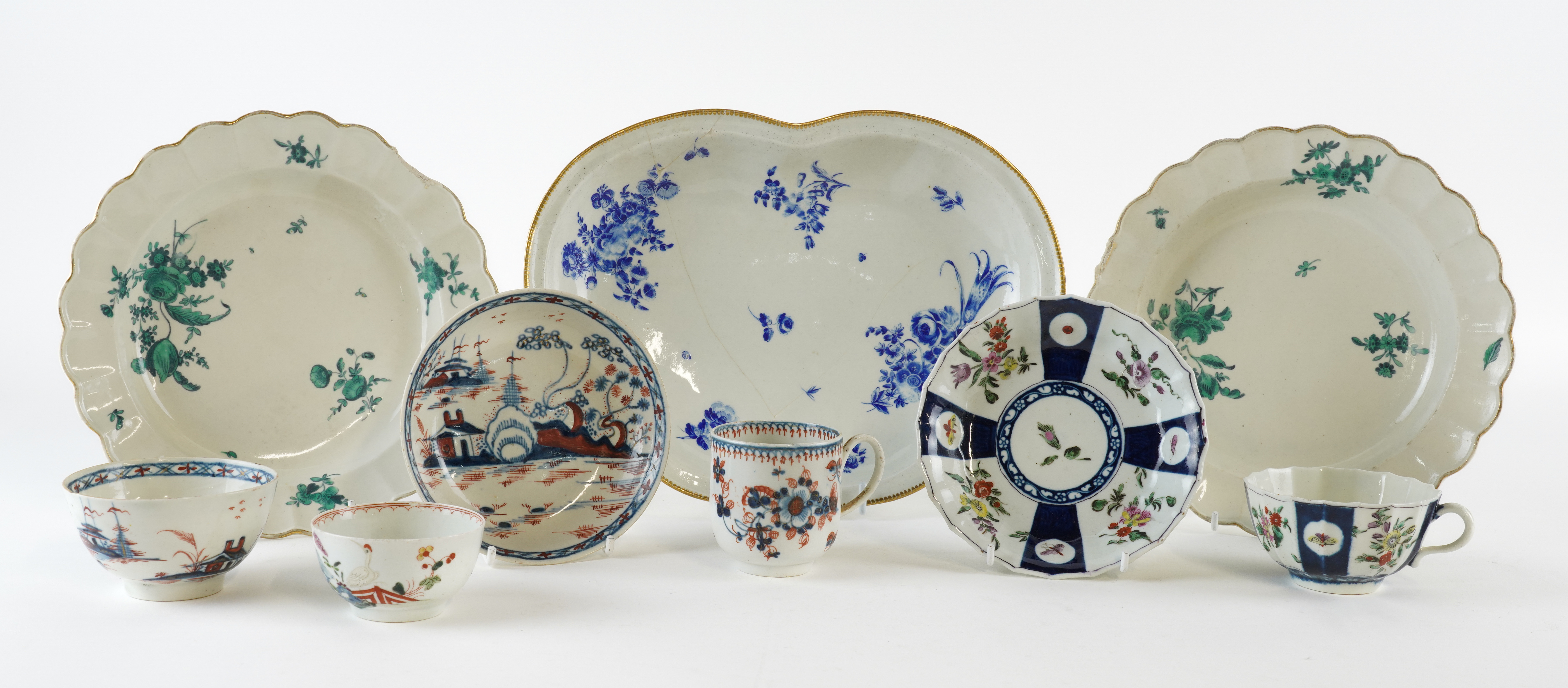 A GROUP OF ENGLISH PORCELAIN 18th