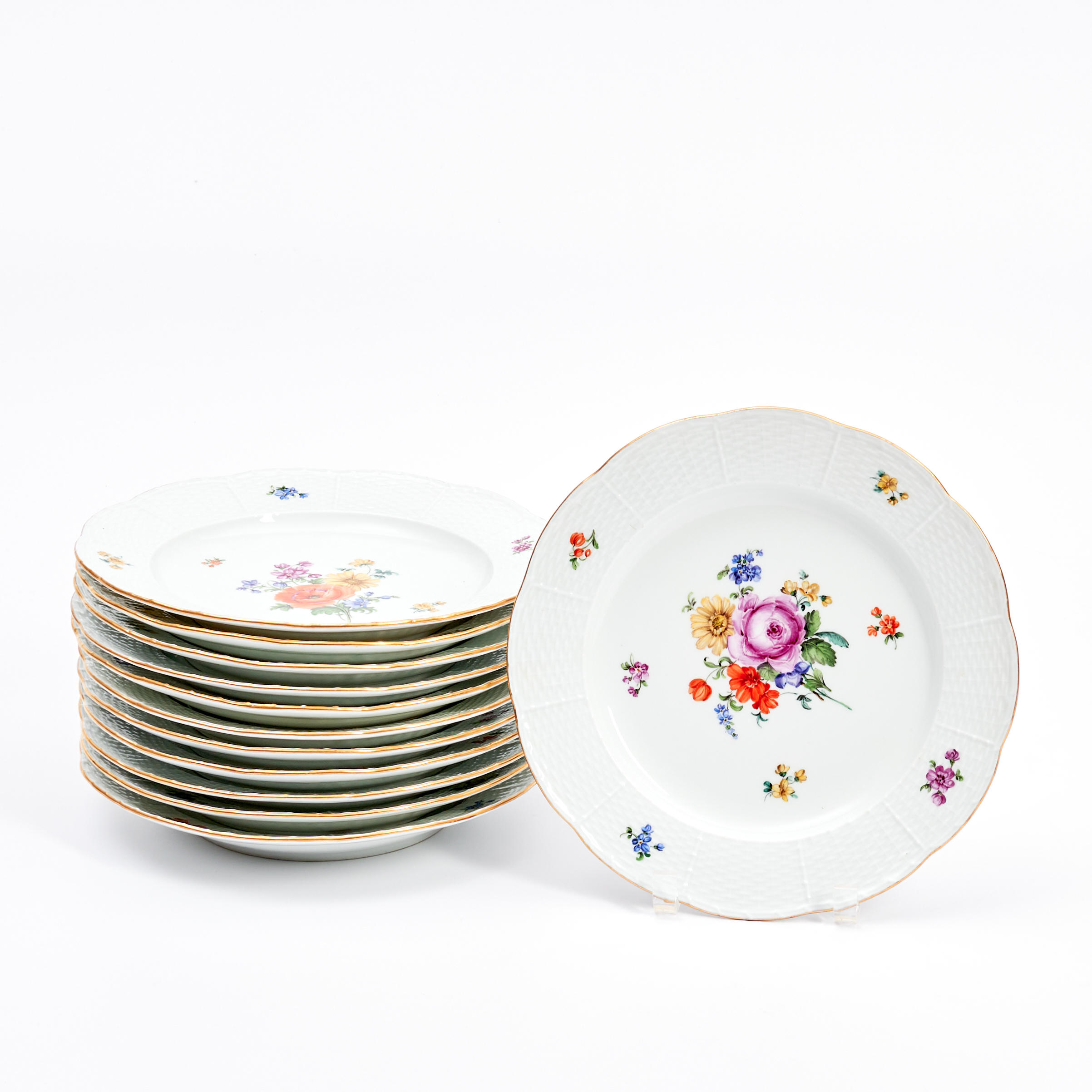 TWELVE MEISSEN PORCELAIN DINNER PLATES,