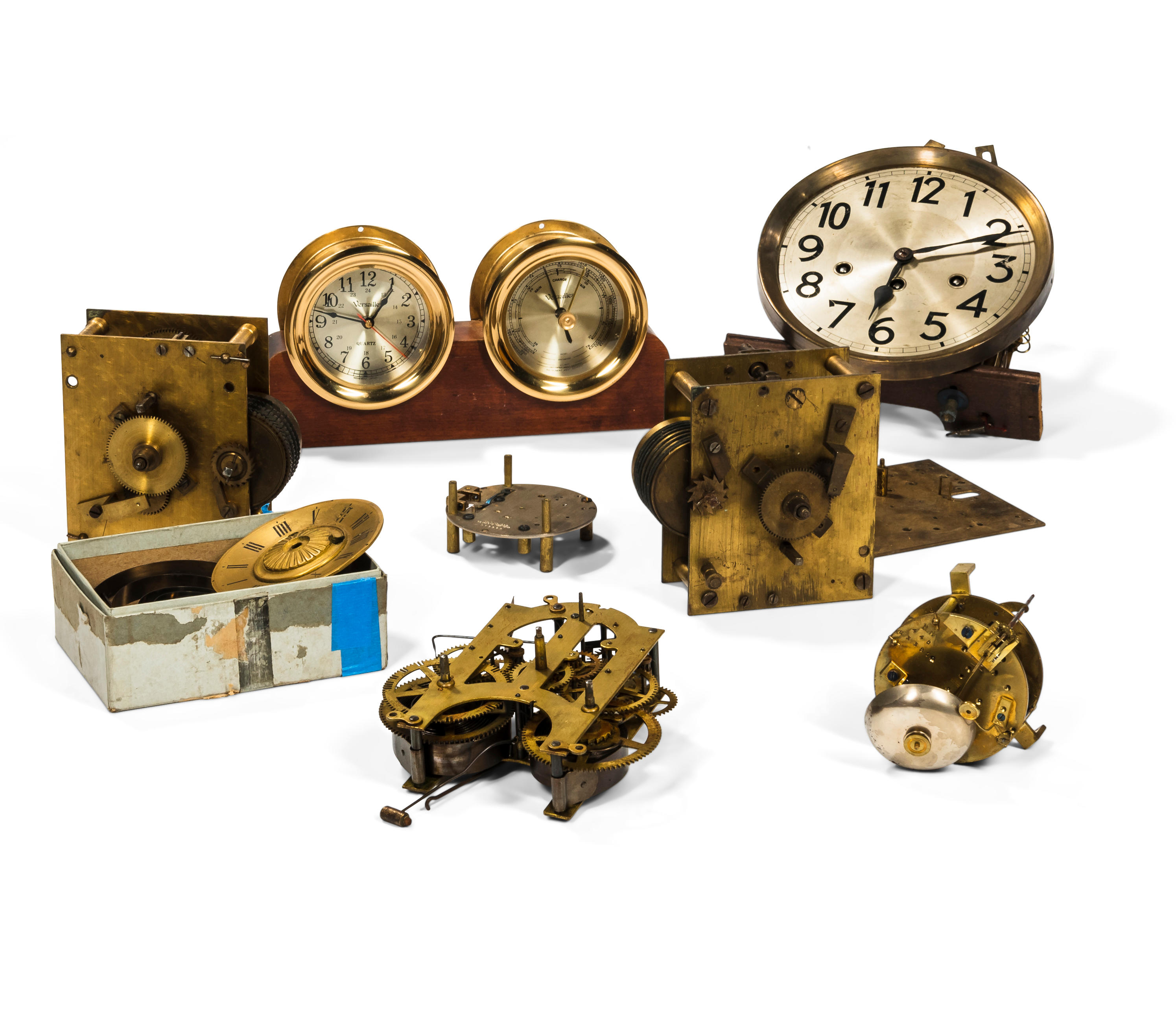 FOUR MANTEL CLOCKS AND A GROUP 3aec03