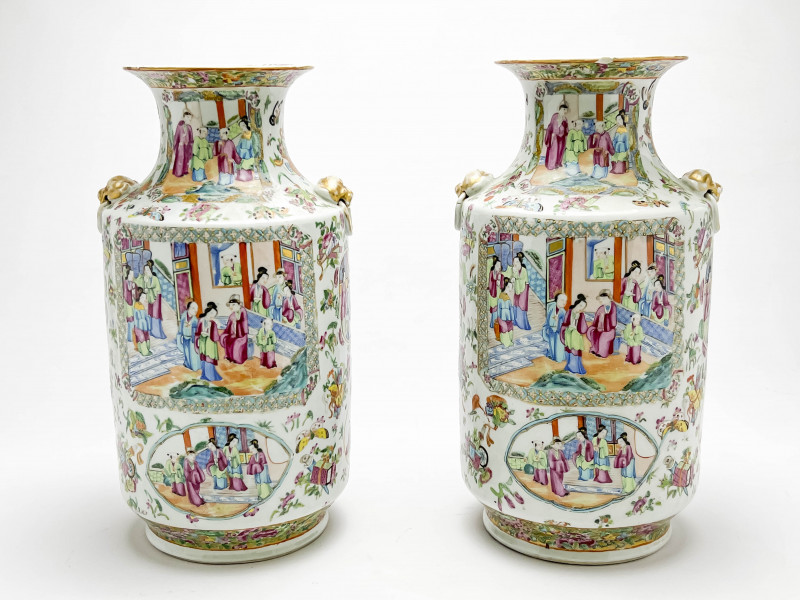 PAIR OF CHINESE PORCELAIN FAMILLE ROSE