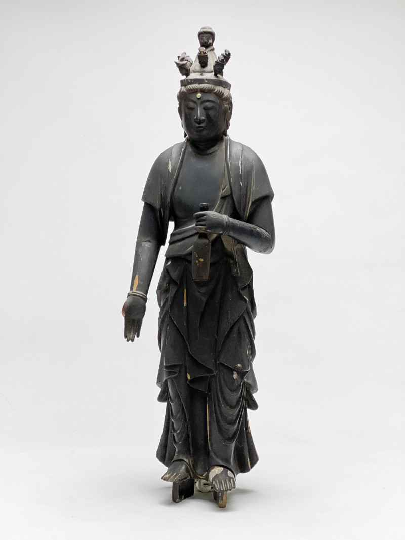 JAPANESE WOOD LACQUERED MALE GUANYIN
