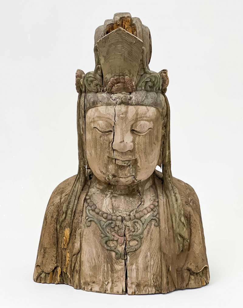 LARGE CHINESE WOOD BUST OF GUANYINheight  3af1df