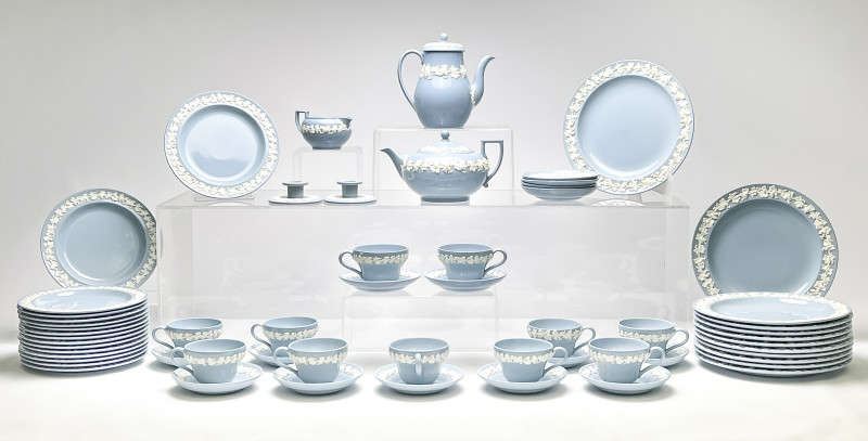 WEDGWOOD EMBOSSED QUEENSWARE PARTIAL 3af25d