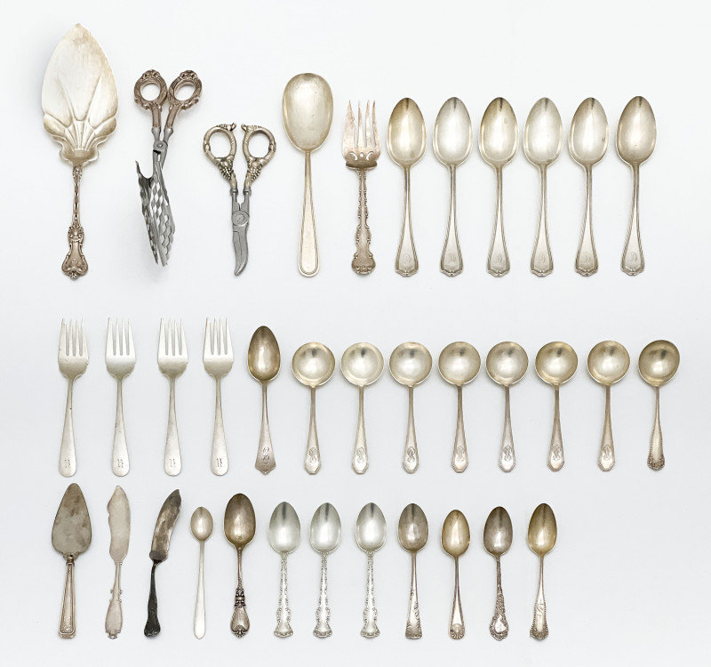 ASSORTMENT OF STERLING SILVER FLATWAREserving