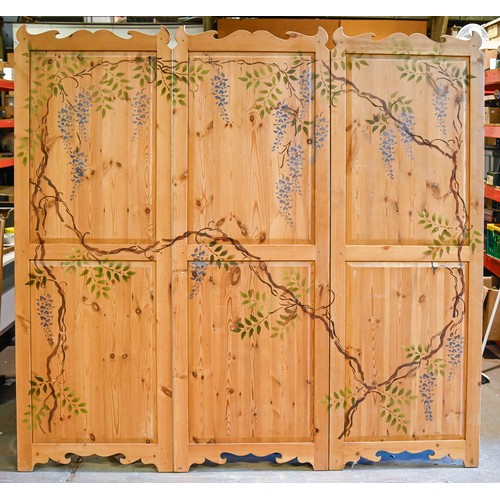 A stencilled and waxed pine screen  3af437