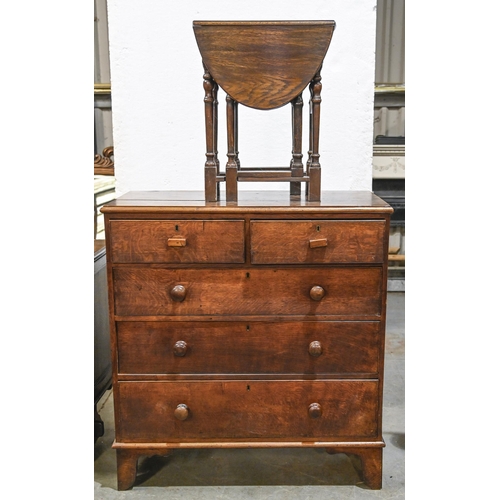 An oak chest of drawers c1930  3af442