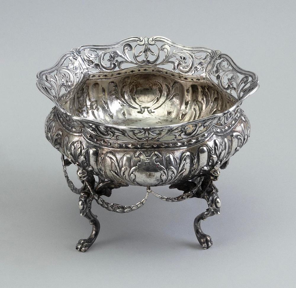 ORNATE CONTINENTAL SILVER FOOTED 3af5a3