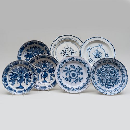 GROUP OF FIVE BLUE AND WHITE DELFT 3b1e62