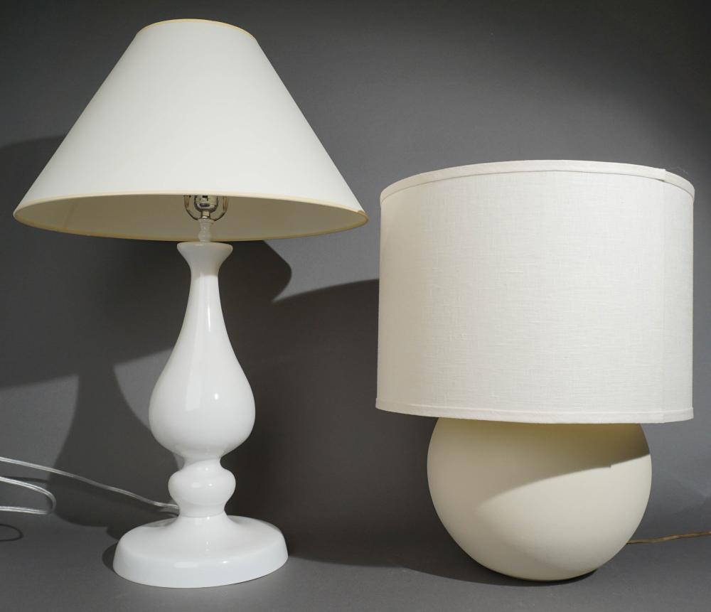 TWO ENAMELED METAL TABLE LAMPS 3b2119