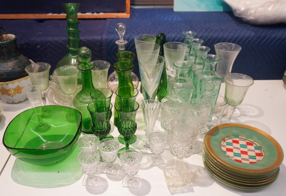 COLLECTION OF GLASS AND CRYSTAL