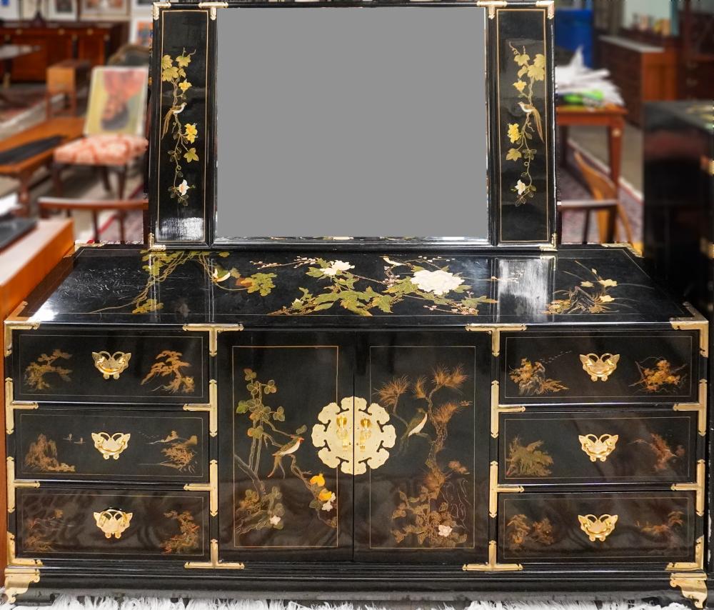 CHINOISERIE DECORATED BLACK LACQUERED 3b216d